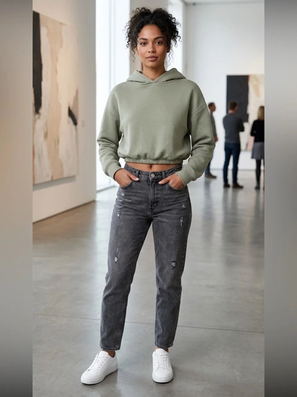 NWT Zara sage green cropped hoodie, cotton blend fabric elasticized hem size M.